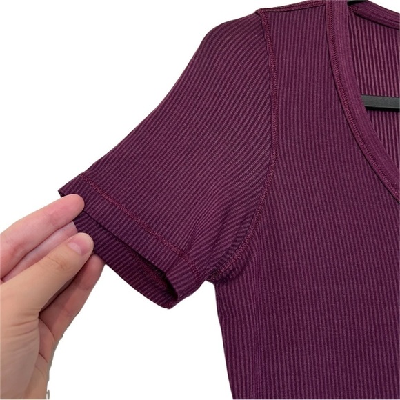 Lululemon Karmady Short Sleeve Tonka Stripe Burnout Plum Size 2 - Picture 5 of 6